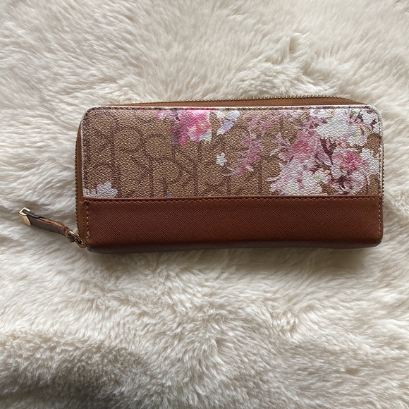 Wallet - Picture 2 of 3